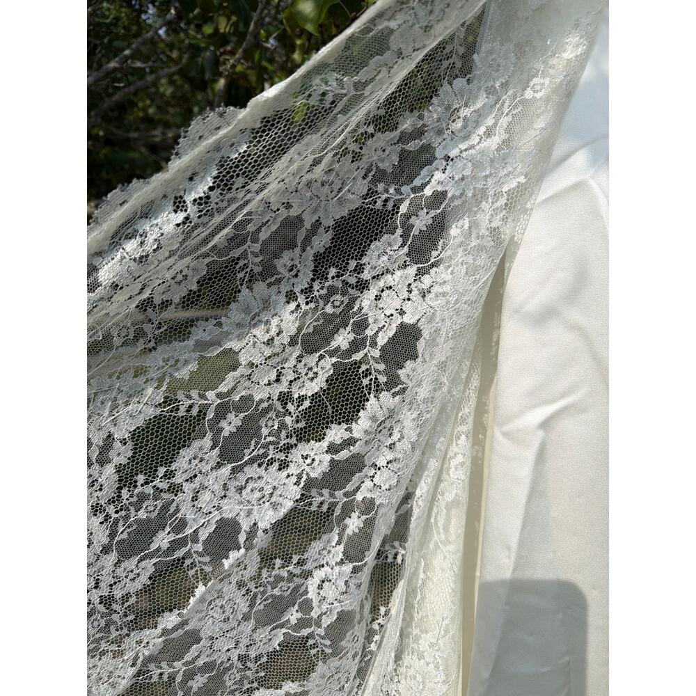 Sz 16 David Bridal wedding dress - Picture 9 of 10